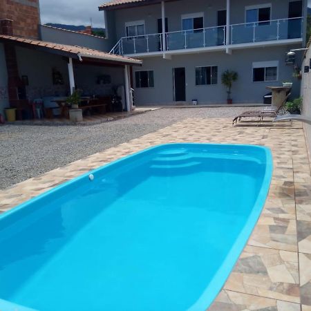 Casa Nova Com Piscina Proxima A Praia E Menos De 3Km Do Centro De 乌巴图巴 外观 照片