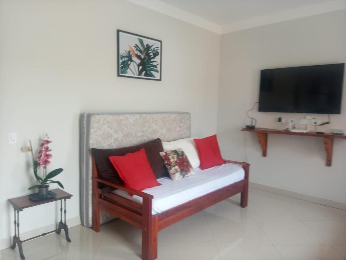 Casa Nova Com Piscina Proxima A Praia E Menos De 3Km Do Centro De 乌巴图巴 外观 照片